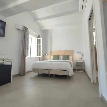 Amano Maison Carree Hotel *