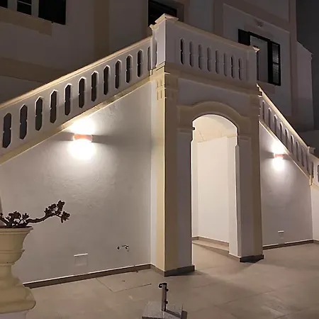 Amano Maison Carree