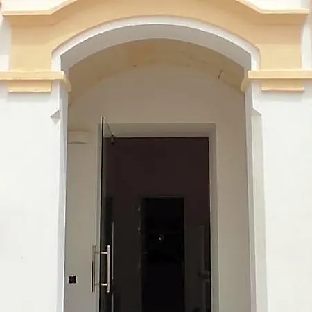 Amano Maison Carree Hotel