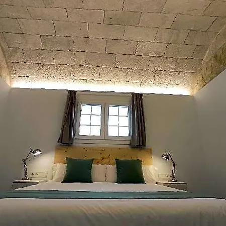 Amano Maison Carree Hotel