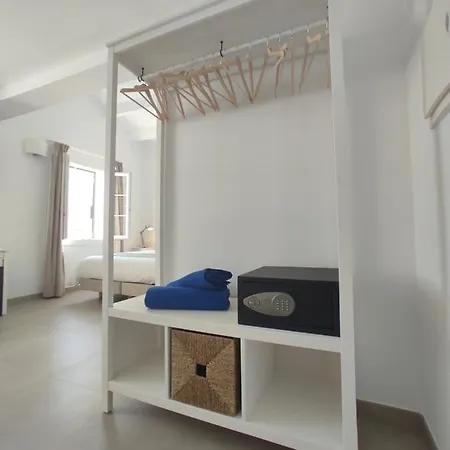 Отель Amano Maison Carree